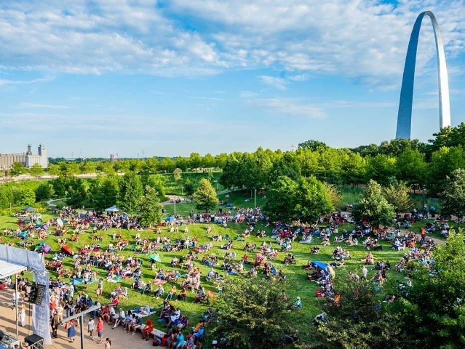 Blues at the Arch